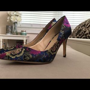 Jessica Simpson floral pumps